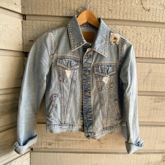 vintage | denim jacket | cropped | light wash | destroyed - Picture 1 of 6